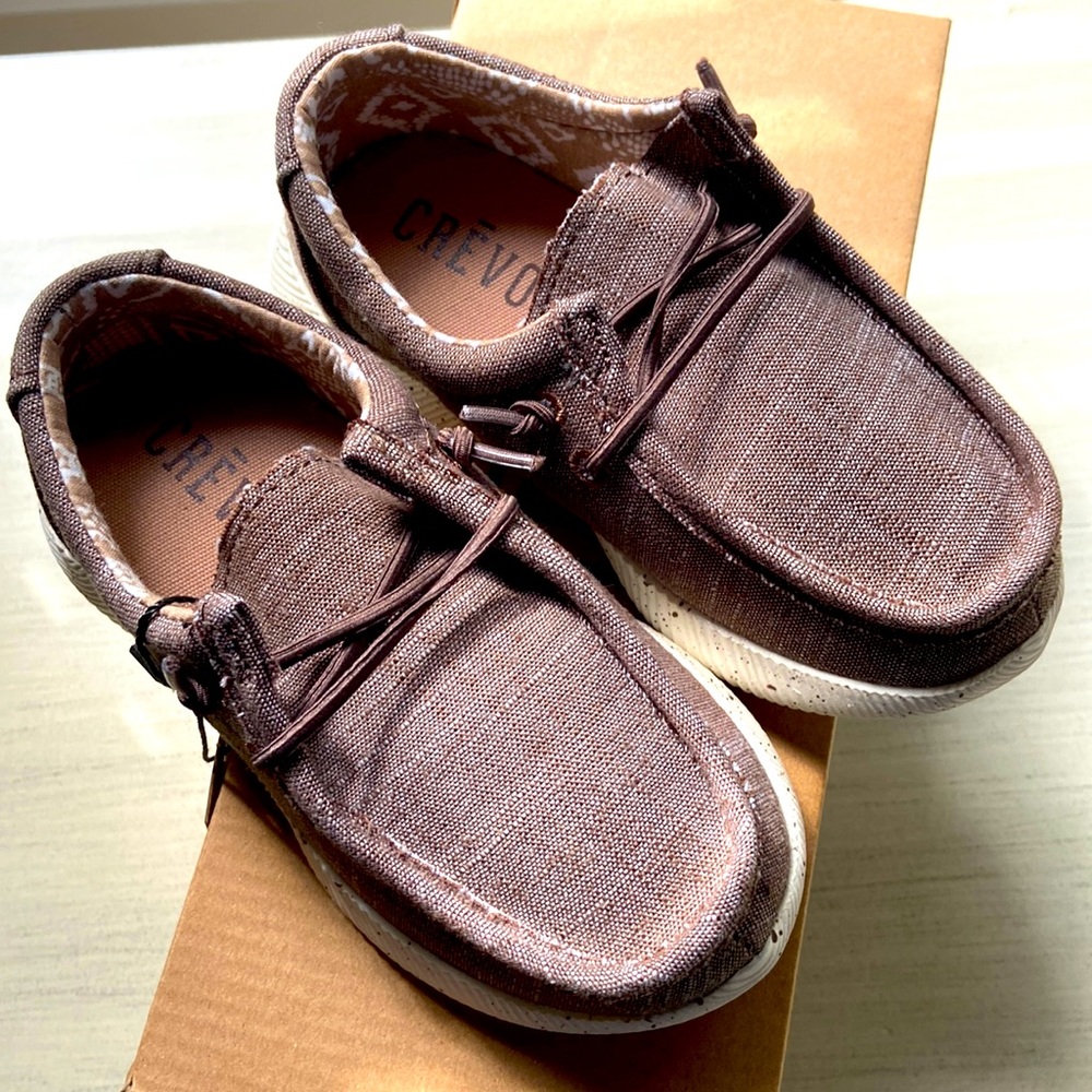 Boys Crevo brown loafer. New with tags size 9 toddler